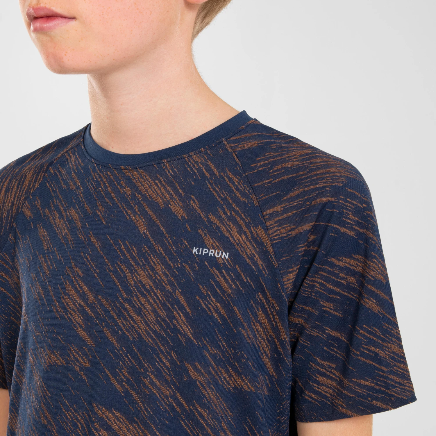 KIPRUN CARE Kids' Seamless Running T-Shirt 5 KIPRUN CARE Kids' Seamless Running T-Shirt - Image 3