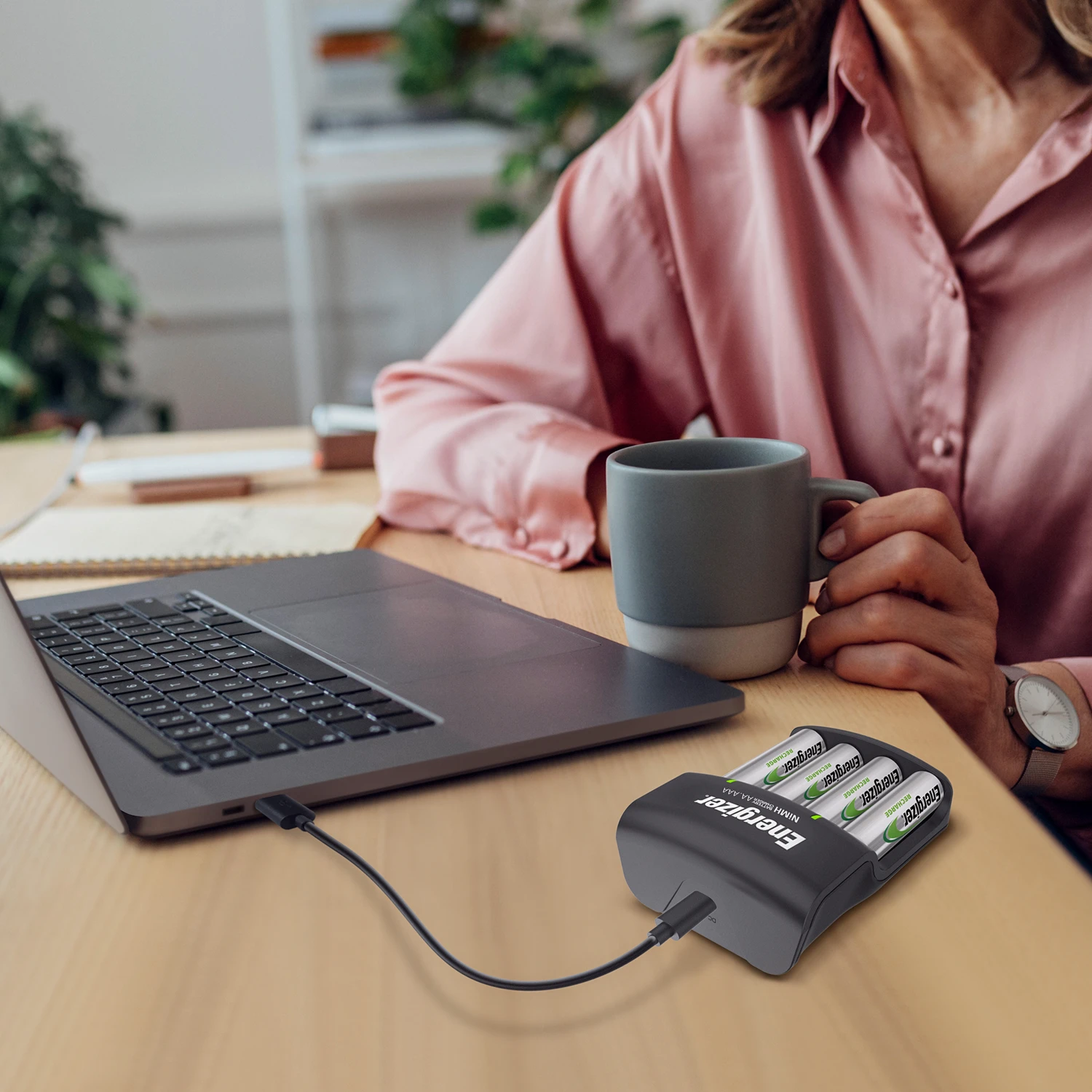 Energizer NiMH Battery Charger USB 4 AA/AAA 4 Batteries AA / HR06 7 Energizer NiMH Battery Charger USB 4 AA/AAA 4 Batteries AA / HR06 - Image 5